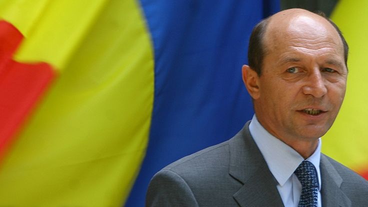 Traian Băsescu a fost validat în funcţia de preşedinte al României la CCR