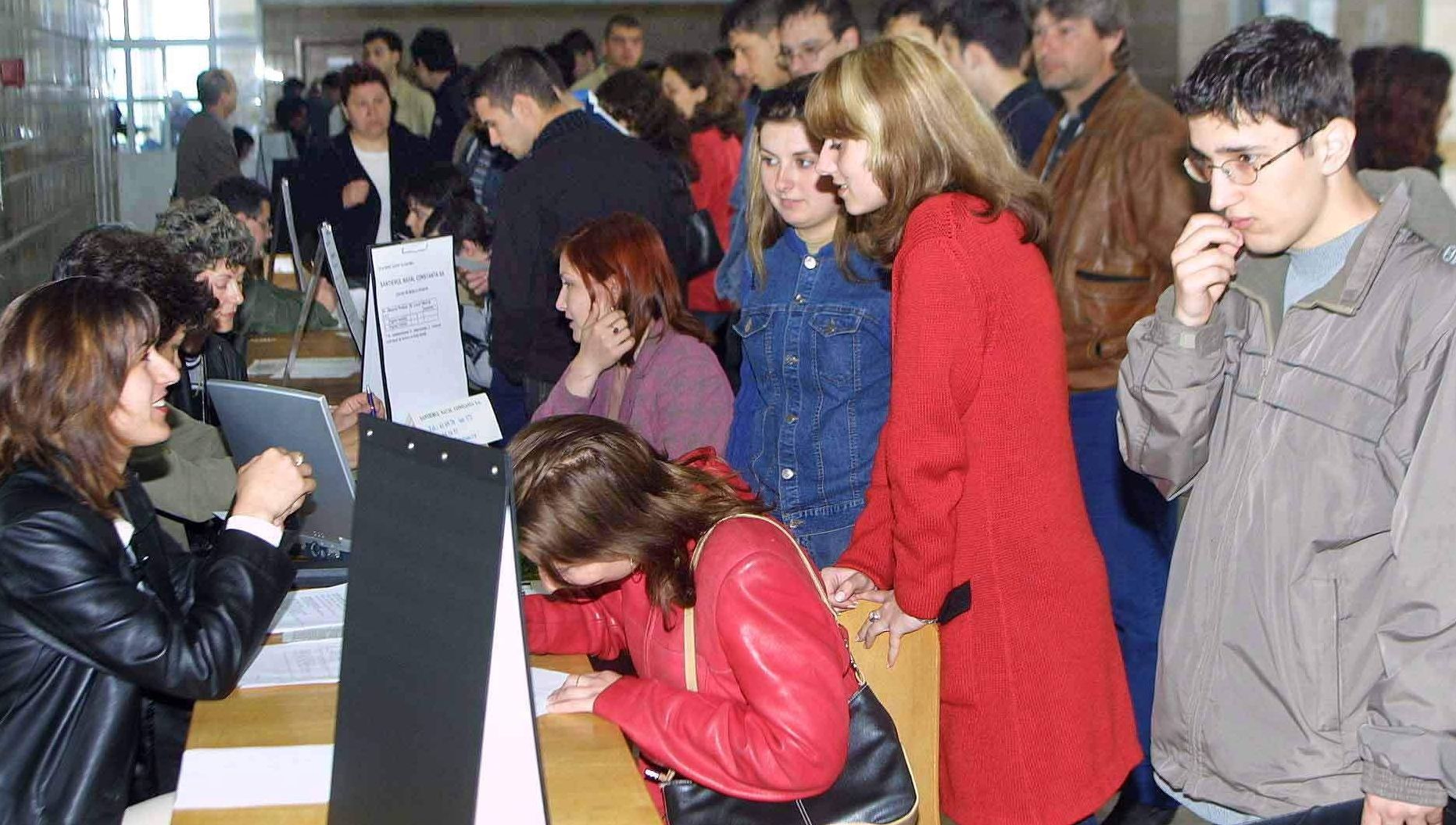 Agenţia Judeţeană pentru Ocuparea Forţei de Muncă Bistriţa-Năsăud riscă să rămână fără curent şi căldură