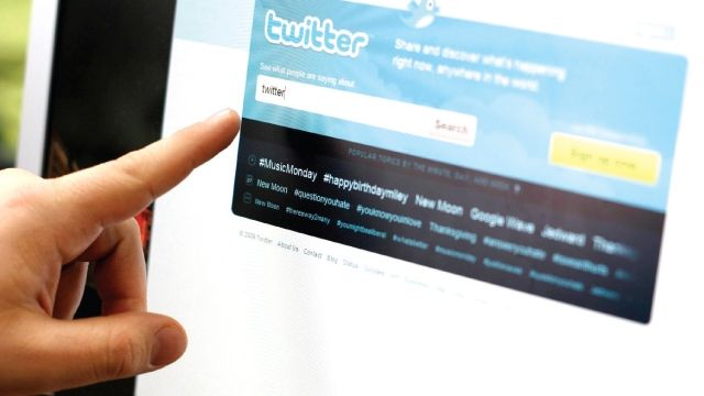 Cum arată premierul pe Twitter: boc, boc, boc! cine e? tot boc