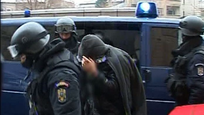 Cei 14 arestaţi din dosarul armelor de la Ciorogârla au atacat decizia luată de Tribunalul Bucureşti