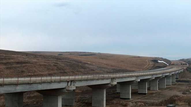 Peste 150 de sportivi au alergat pe autostrada Transilvania