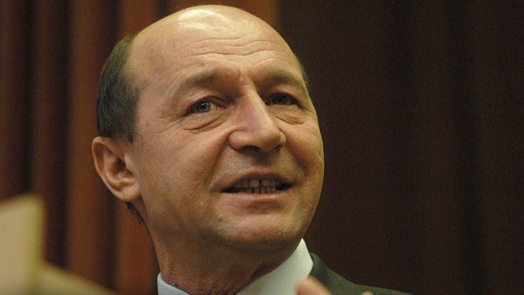  CCR a validat rezultatul alegerilor cu Traian Băsescu preşedinte 