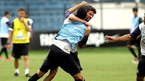 Nervii dau în clocot la Corinthians. VEZI VIDEO!