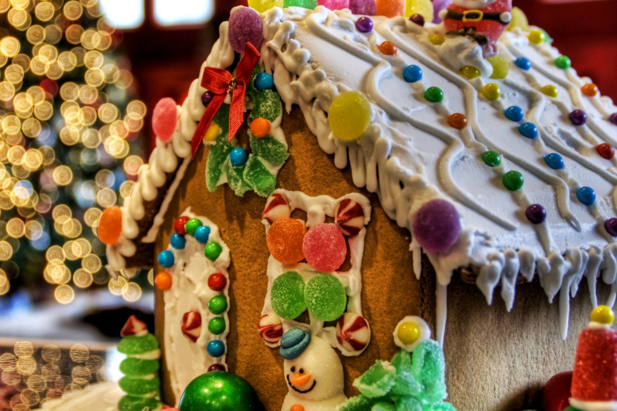 Cum să realizezi o căsuţă din turtă dulce