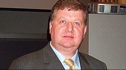 Instanţa i-a revocat lui Costel Căşuneanu interdicţia de a părăsi localitatea