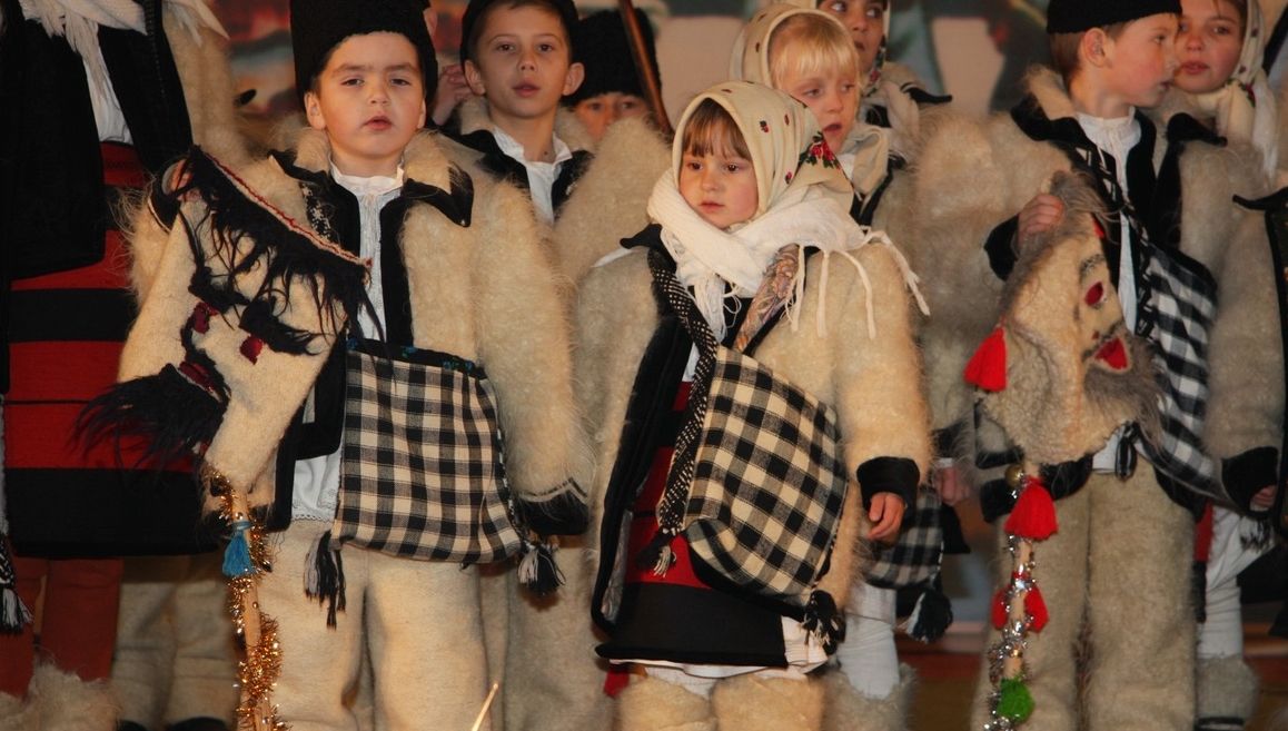 Consiliul Judeţean Bistriţa-Năsăud a alocat aproape 80.000 de lei pentru colinde