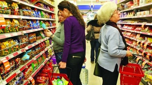 Sibienii fac cumpărături modeste de Crăciun