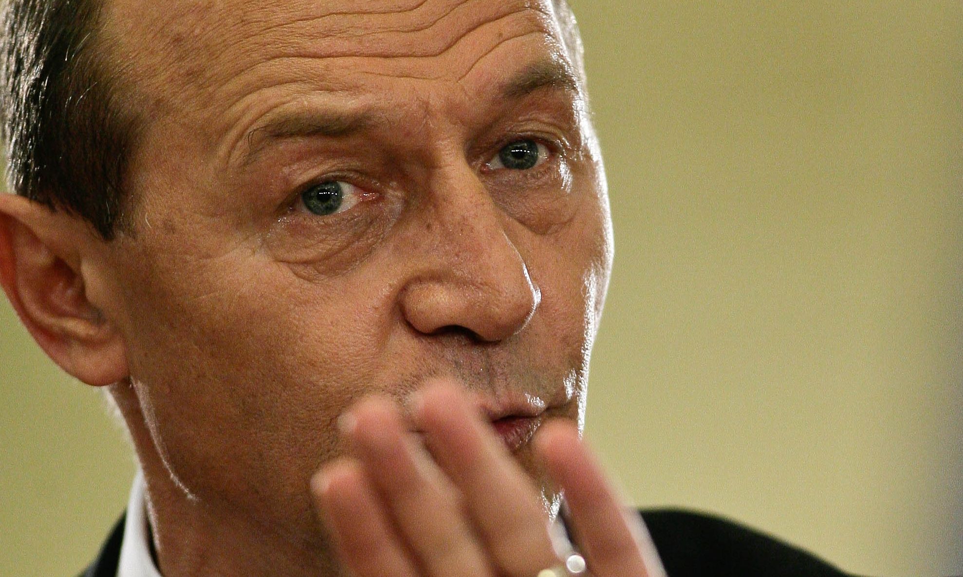 Băsescu: Am o casetă cu Mircea Geoană, i-am spus staff-ului meu că dacă o dă, îmi retrag candidatura!
