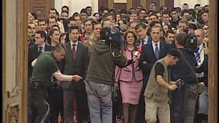 CULISELE DEZBATERII: Geoană a câştigat duelul vedetelor