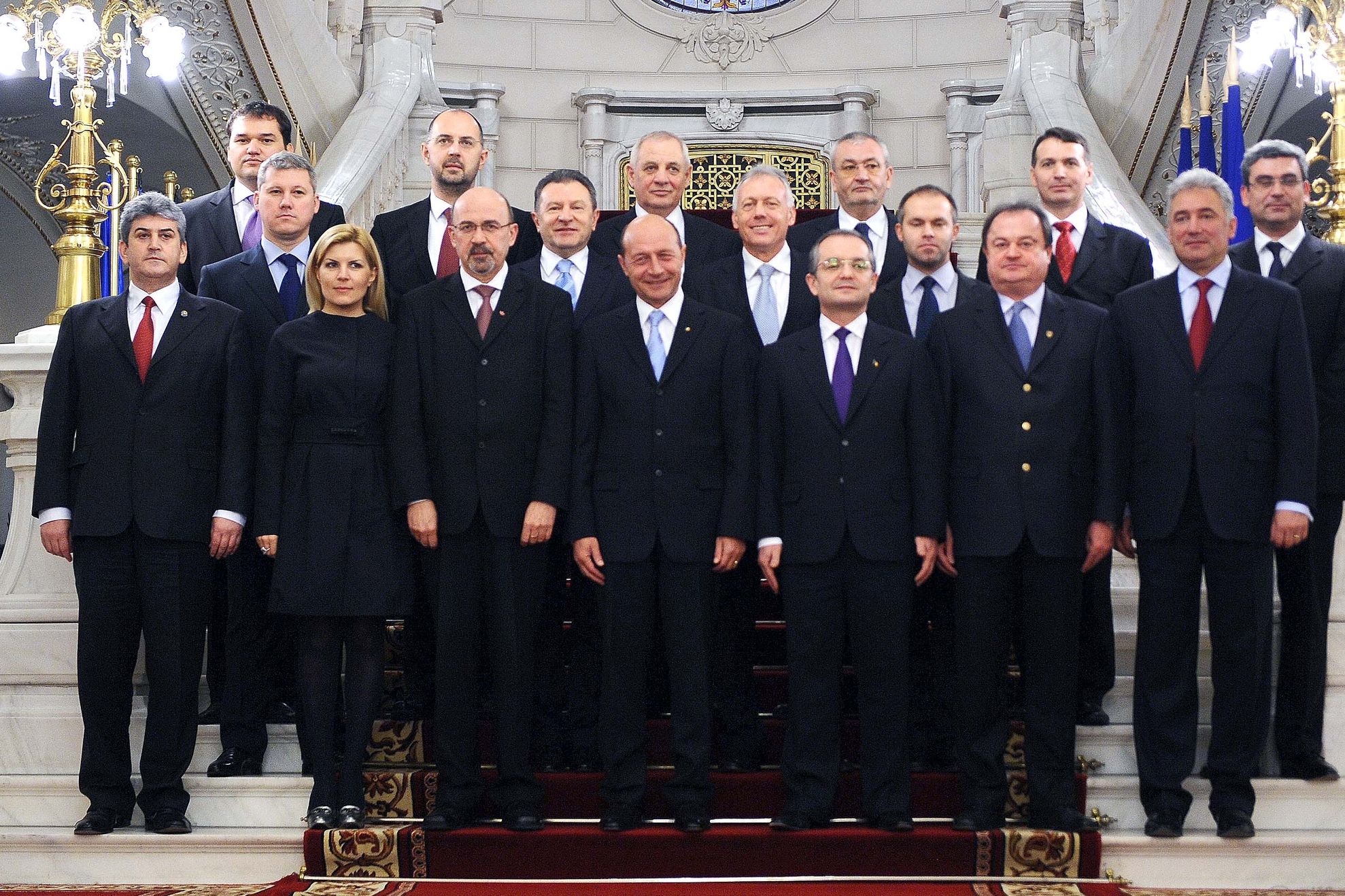 Ce meserii au miniştrii Guvernului Boc