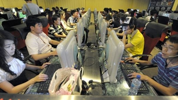 Internauţii chinezi, plătiţi pentru a denunţa site-urile pornografice