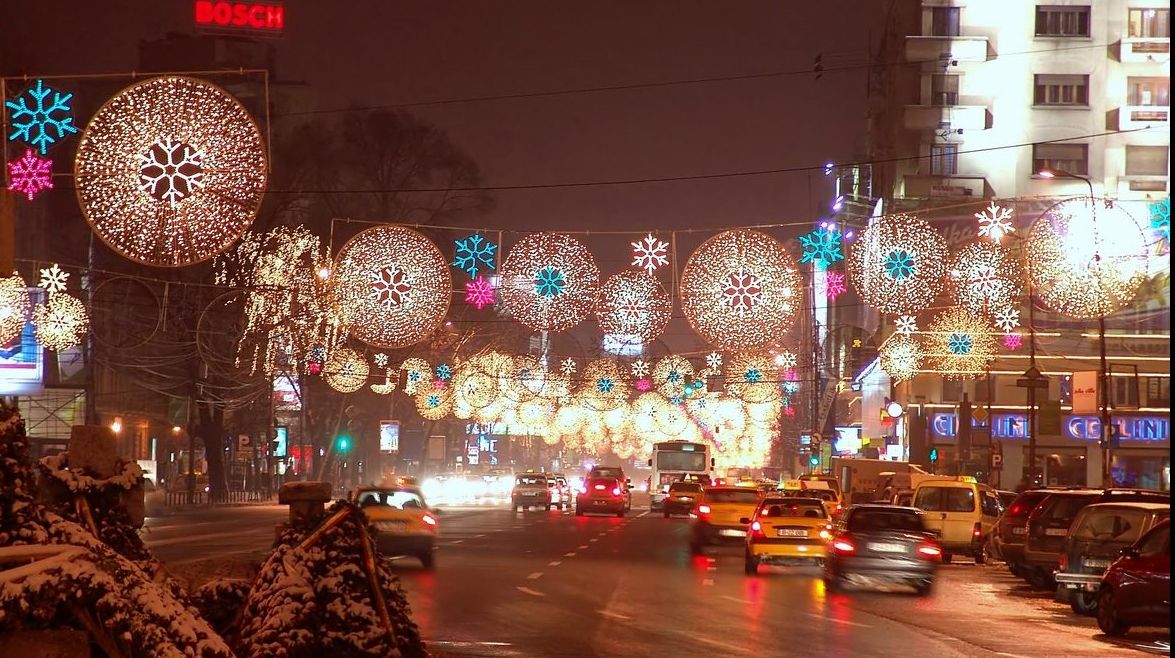 Sâmbătă s-au aprins luminile de sărbători în Bucureşti