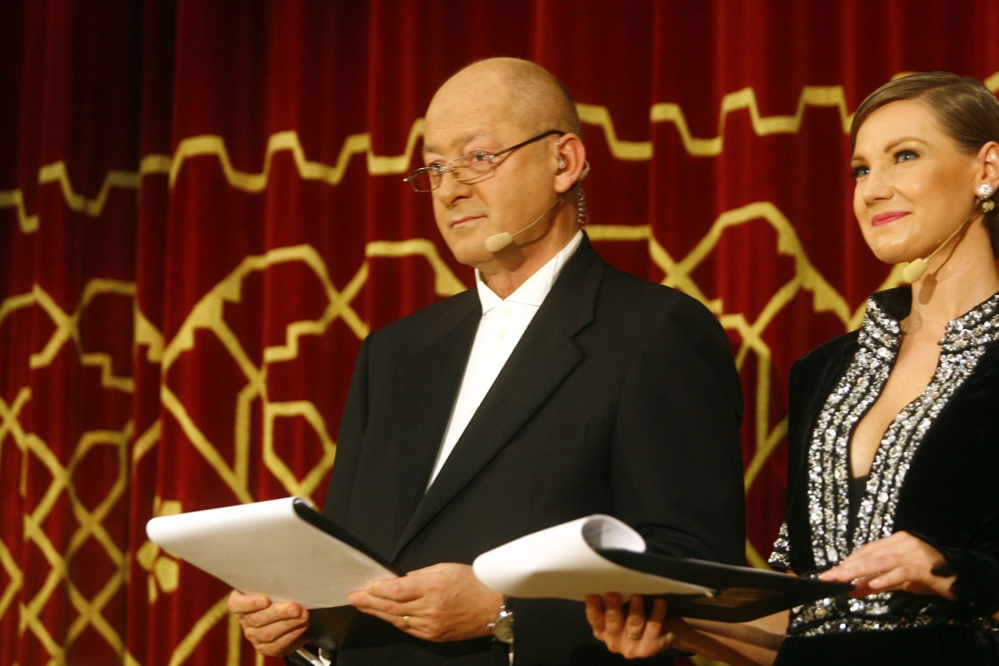 Traian Băsescu şi Mircea Badea, printre câştigătorii \"Zece pentru România\". VEZI LISTA COMPLETĂ