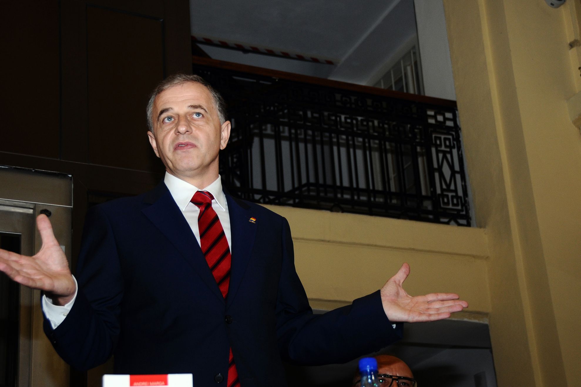 Geoană: România este ţara cea mai coruptă din Europa/Băsescu: Ce faceţi cu Năstase?