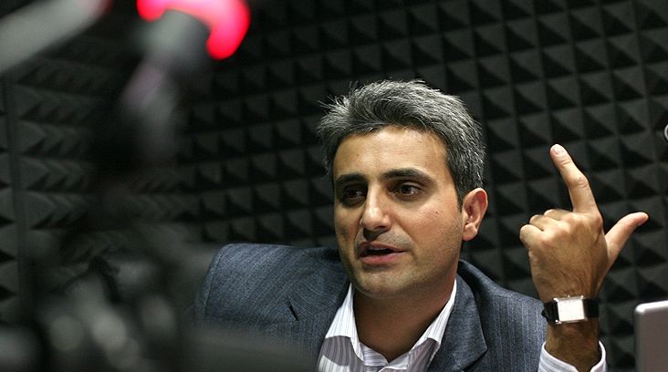 Turcescu îşi apără episodul Biblia: \"Şi la tribunal se jură pe ea\"