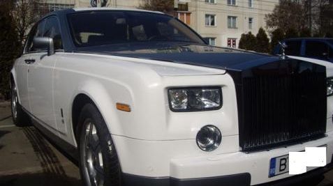 Prinţii de Dorobanţi îşi vând maşinile de lux la târgul din Vitan