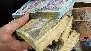Cheltuielile pentru salariile angajaţilor de la stat vor creşte cu 10% anul viitor