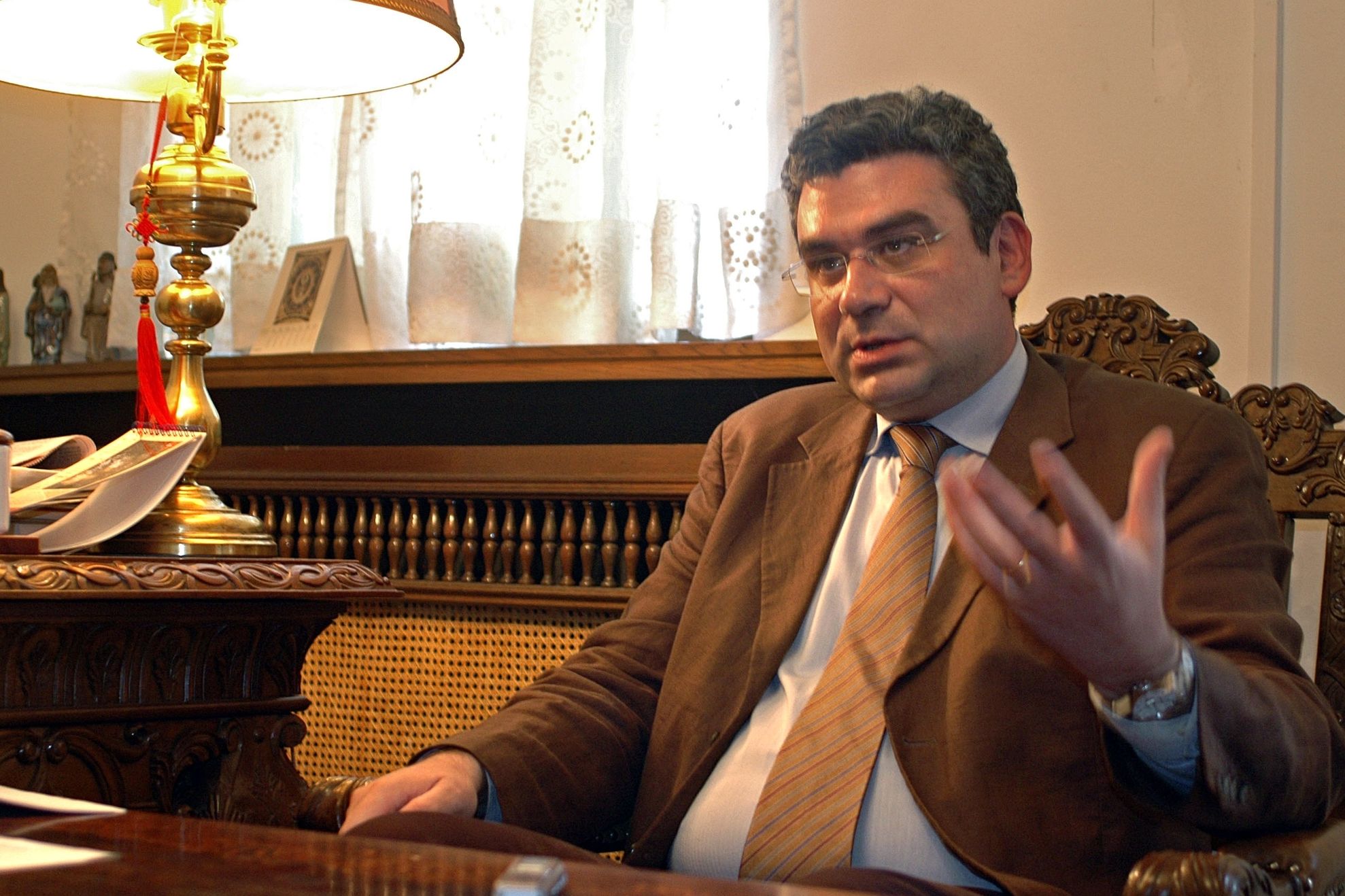 Ambasadorul Baconschi, vot de încredere pentru şefia Externelor
