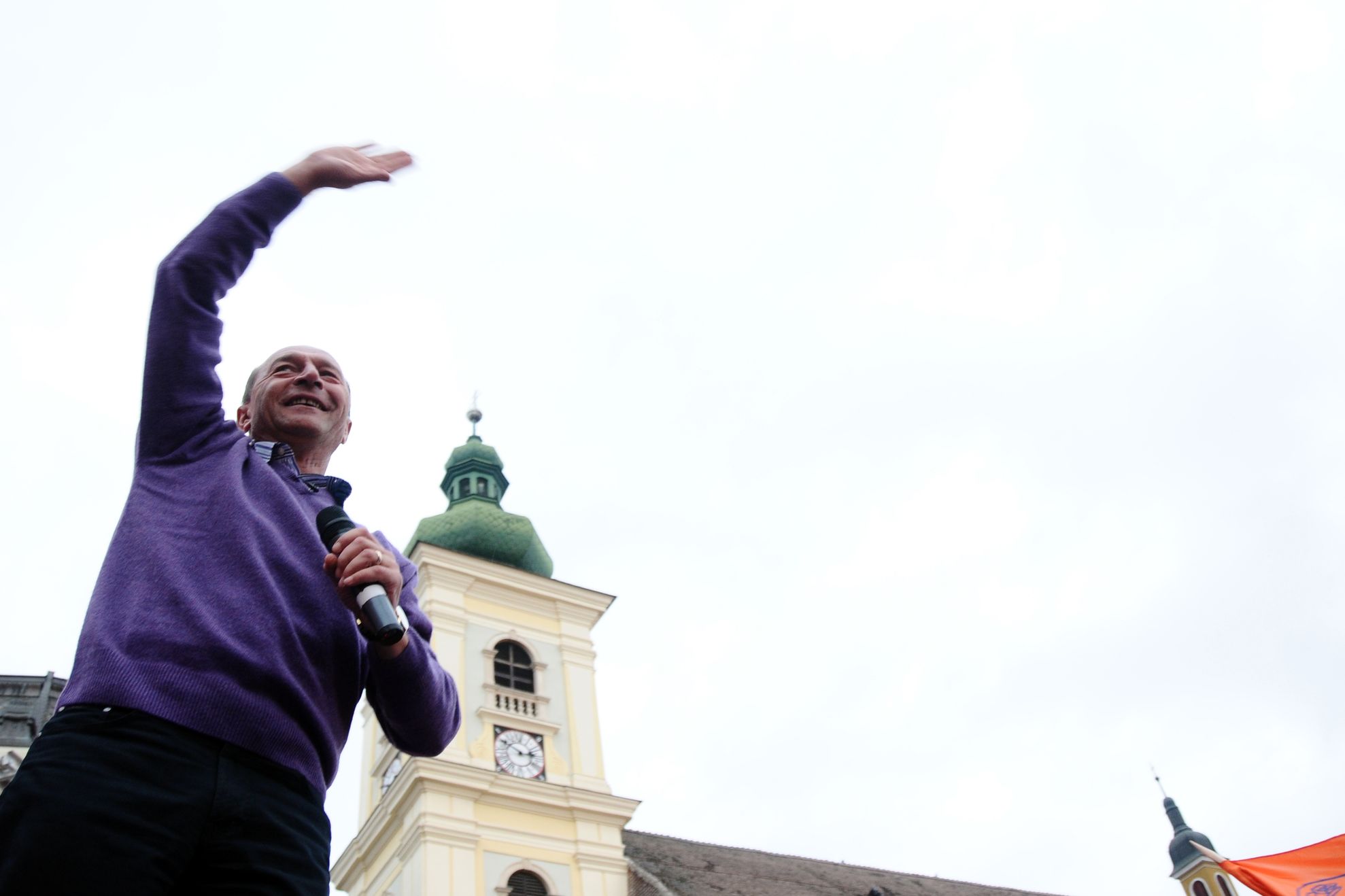 Ce spun ezoteriştii şi preoţii despre Flacăra Violetă a lui Băsescu