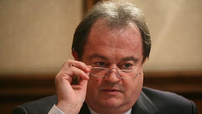 Blaga, avizat favorabil în Comisii: Administraţiile publice ar trebui să aibă dreptul să modifice taxele locale