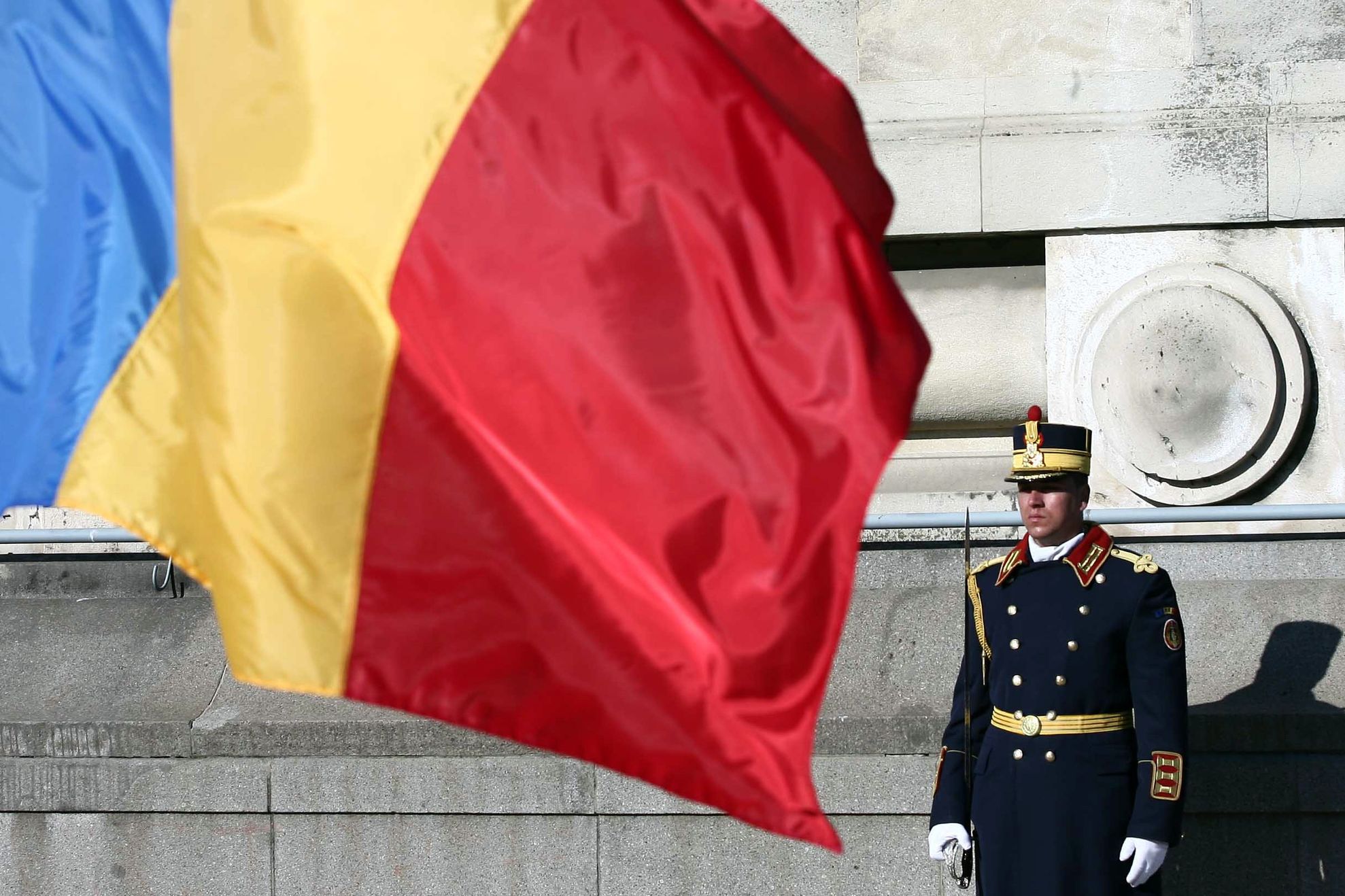 Politicienii au participat la parada militară de la Arcul de Triumf