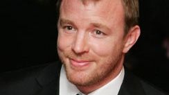 Guy Ritchie a devenit din nou tată