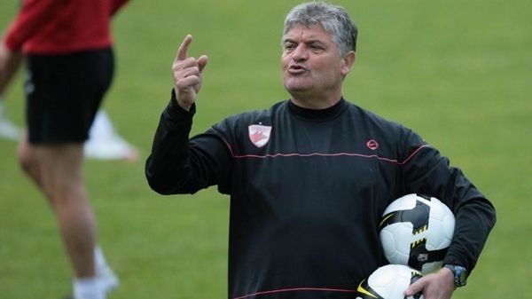 Andone merge pe mâna „câinilor” în derby-ul cu FCSB: „Pot câștiga meciul!”