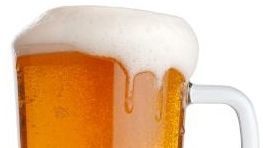 Un bărbat din Argeş a fost lovit în cap cu halba de bere 