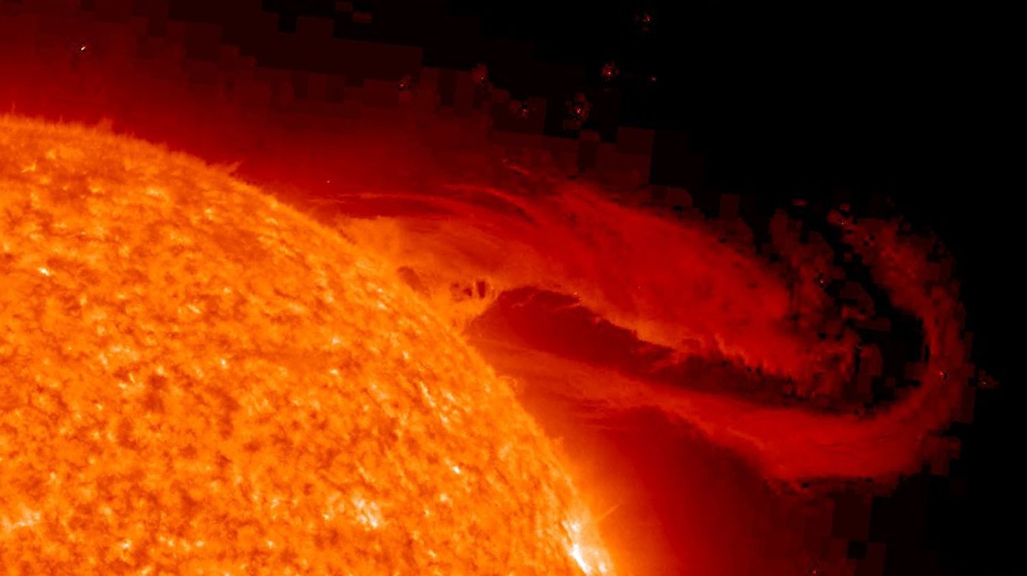 Cele mai spectaculoase erupţii soare, adunate într-un filmuleţ 