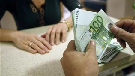 Leul pierde teren în fața principalelor valute