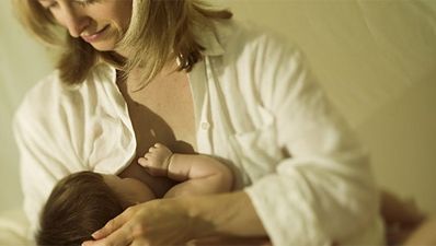 5 sfaturi pentru alăptarea din timpul nopţii