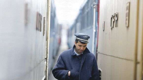 Feroviarii acționează sistemul de alarmă. Proteste în fața Ministerului Transporturilor