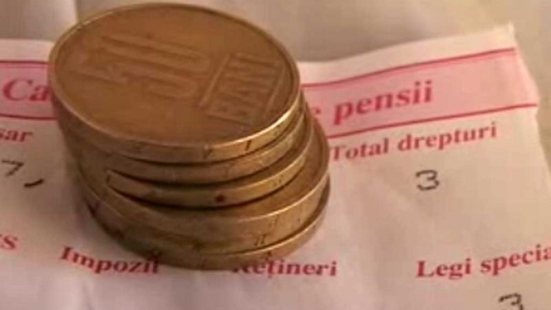 Vârsta de pensionare ar putea crește. Bugetarii puși să aleagă: ori pensie, ori salariu