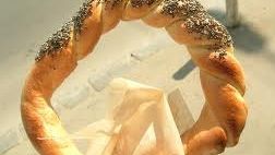 Pericolul din COVRIGII CALZI. Cum ne punem sănătatea în pericol în fiecare zi