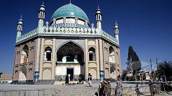 Noaptea Nașterii Profetului Muhammed. Ce este TRADIȚIA "nopților luminate"