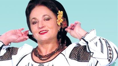 <p>Laura Lavric </p>