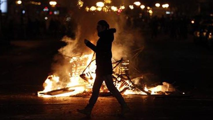 PETIŢIE: Spune NU violenţei în Piaţa Universităţii. SEMNEAZĂ AICI!