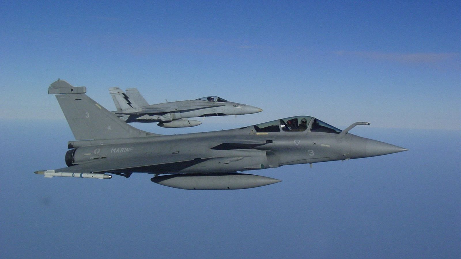 Opt avioane de luptă franceze şi britanice, mobilizate în statele baltice