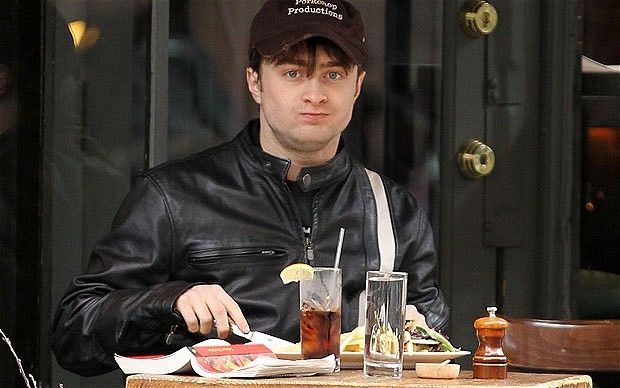Daniel Radcliffe a băut antigel, din greşeală, pe platoul de filmare