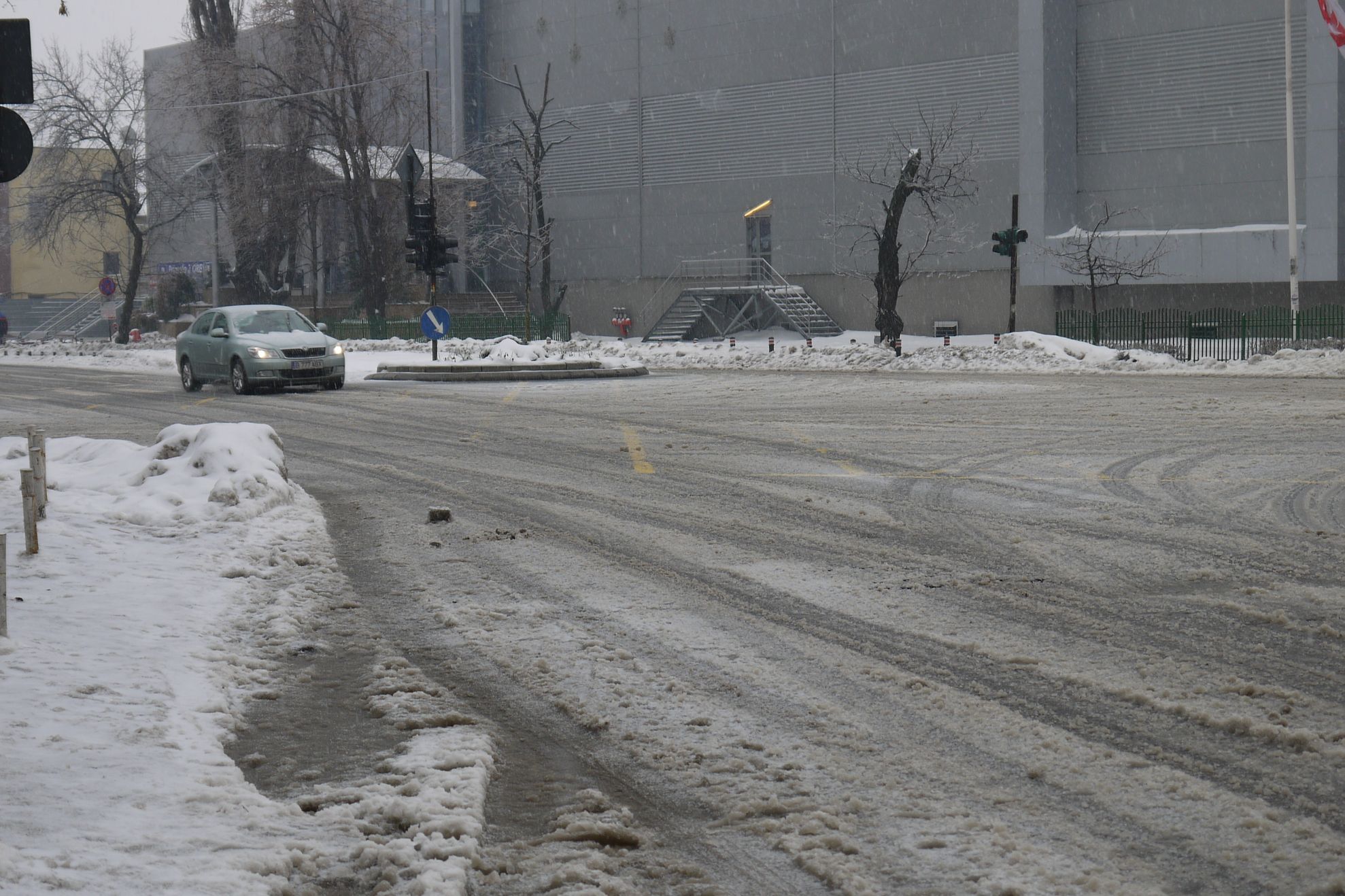 'Ploaie înghețată' în Capitală. Avertizare pentru şoferi 