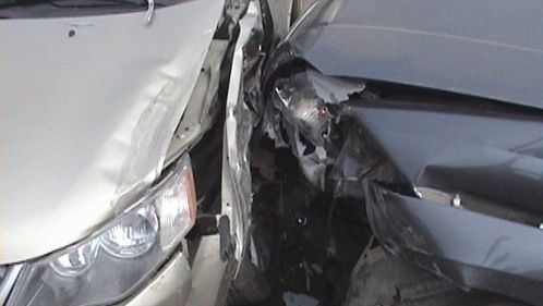 Vai de şoferii români care îşi lovesc maşinile şi trebuie să treacă pe la service-urile auto