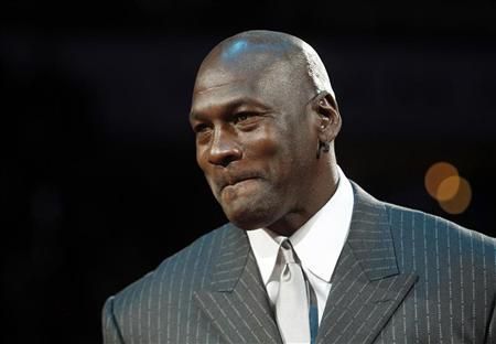 O pereche de adidaşi purtată de Michael Jordan a fost vândută cu o sumă FABULOASĂ