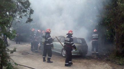 Maşină făcută scrum în trafic 