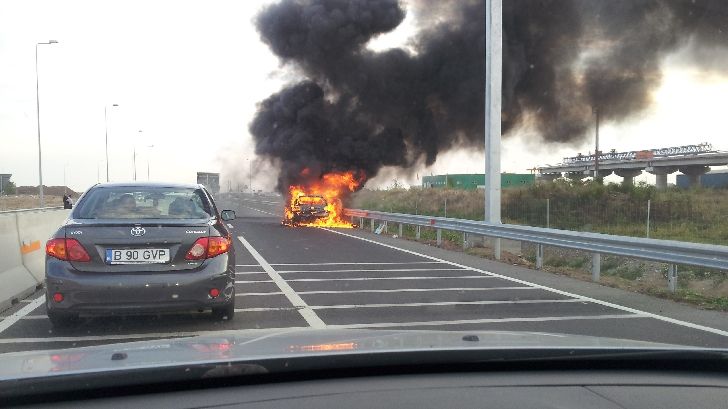 Le-a luat foc autoturismul, în mers, pe un drum din Olt – Video