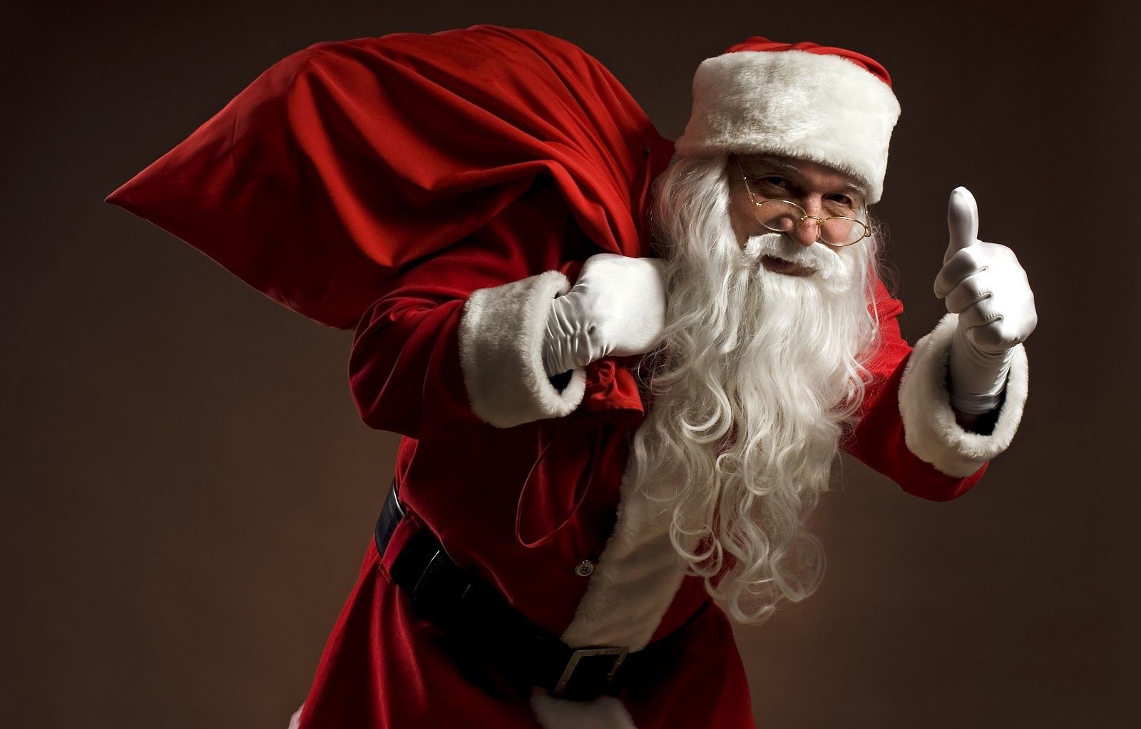 Medicii de la Universitar, surpriză pentru copiii săraci