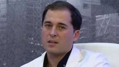 BOMBĂ - Aniversarea lui Dinu Maxer a degenerat în SCANDAL. S-au luat la bătaie şi a venit poliţia