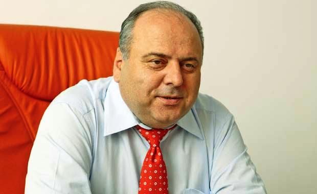 Guvernul sesizează organele penale pentru nereguli ale foştilor primari PDL cu Fondul de Mediu