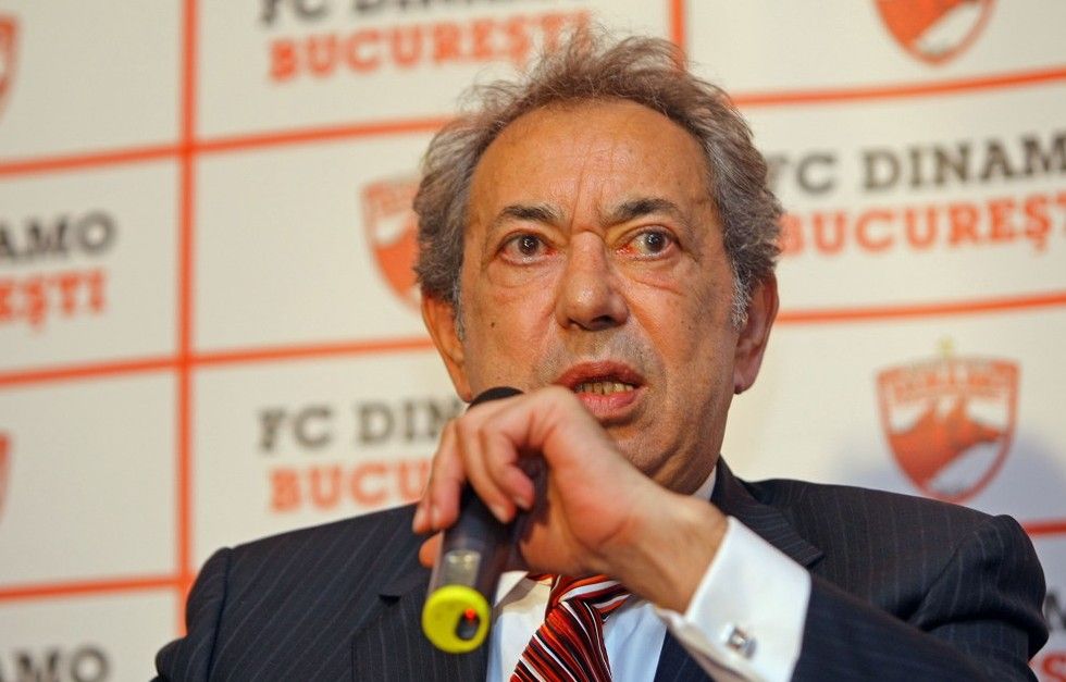 Nicolae Badea, luat la țintă de fanii lui Dinamo! 