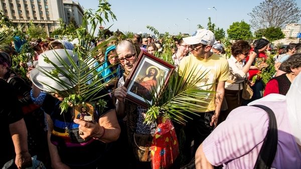 FLORII. DUMINICA FLORIILOR! Tradiţii pentru spor în gospodărie