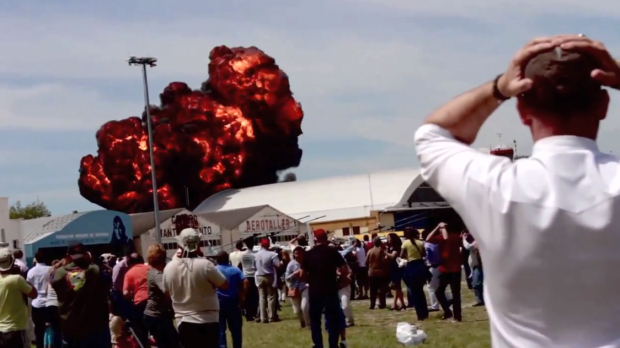 Tragedie aviatică la un show aviatic pentru copii